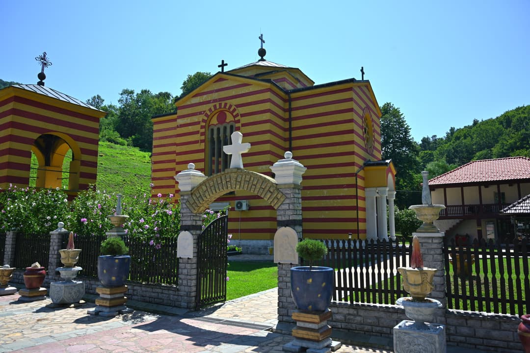 Manastir Ribnica
